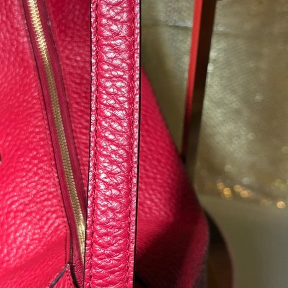 Kate Spade NY Red Pebbled Leather Hobo Bag w/Gold Keychain 15” x 11” x 3” EUC - Picture 8 of 14